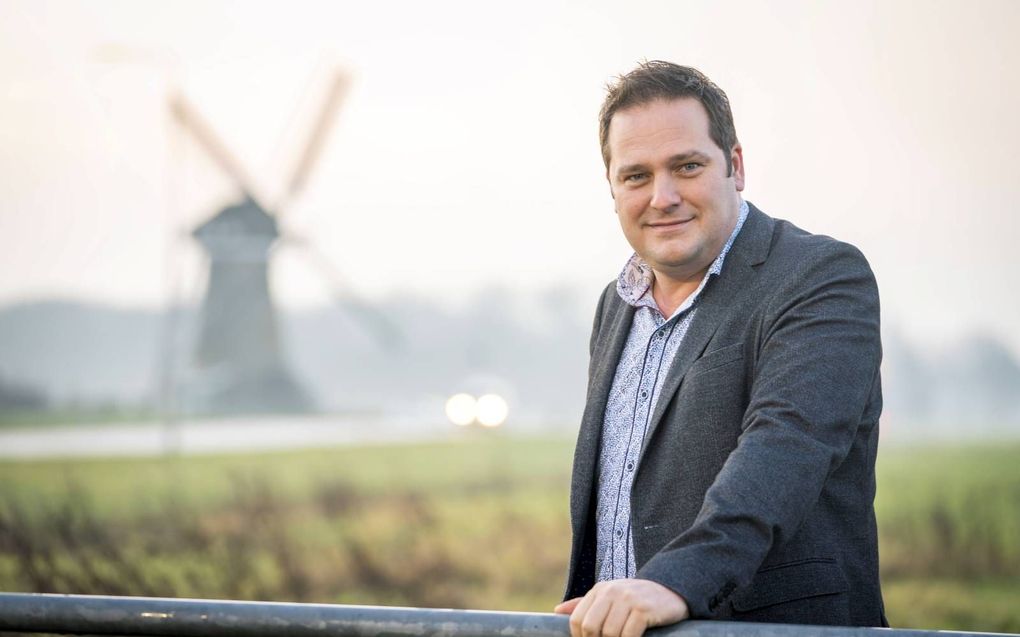 Albert van der Heide uit Zwijndrecht is een gebedsgroep gestart om te bidden voor de boeren. beeld Cees van der Wal