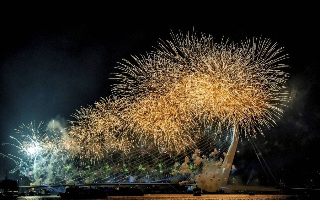 Vuurwerk in Rotterdam. beeld ANP, Robin Utrecht