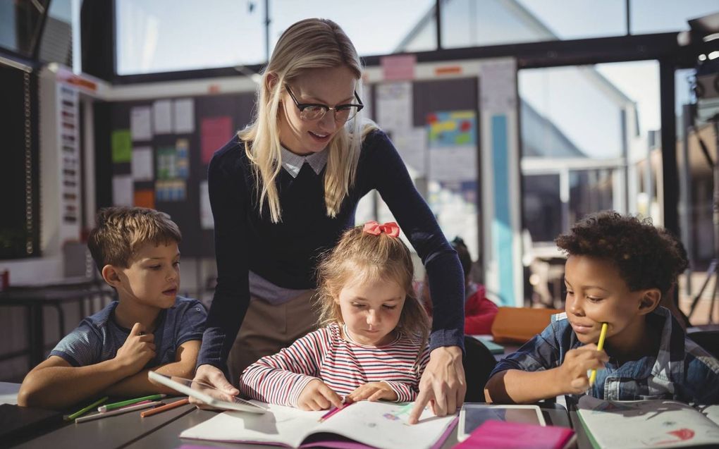 We moeten kindgericht onderwijs dus niet verwarren met individualistisch onderwijs. Kindgericht onderwijs en het bouwen aan gemeenschapszin sluiten elkaar niet uit.  beeld iStock