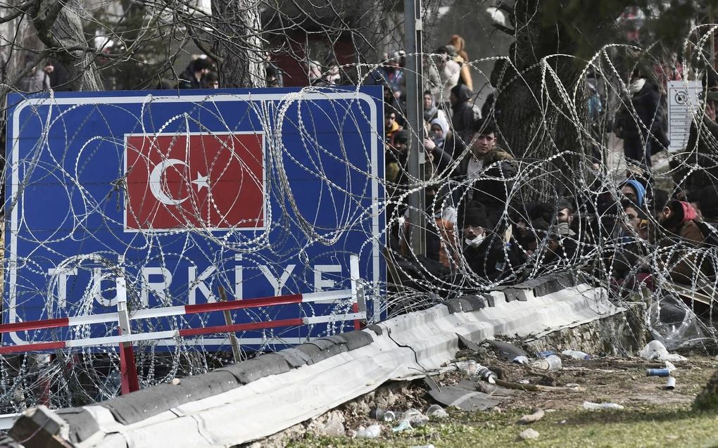 Vorige week moedigde de Turkse president Erdogan vluchtelingen in zijn land aan om naar de Griekse grens te trekken: het begin van alweer een bittere crisis tussen de EU en haar strategische partner. beeld AFP, Sakis Mitrolidis