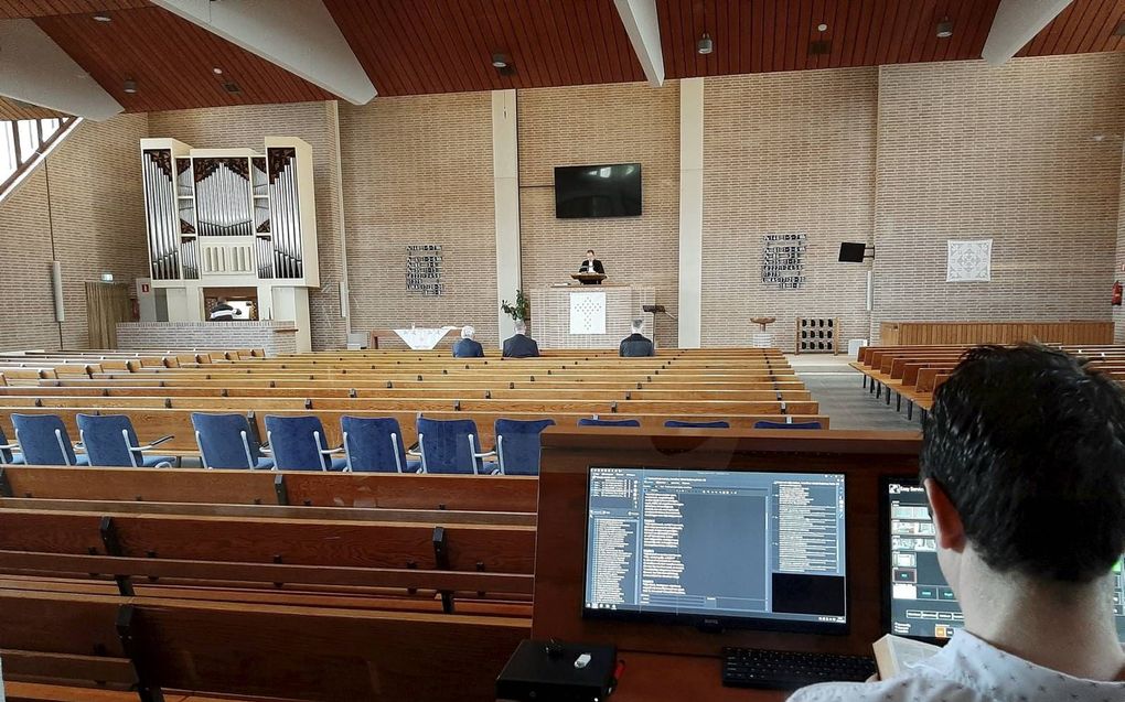 Het ministerie van Justitie en Veiligheid heeft het liefst dat er minder dan honderd personen in één kerkdienst aanwezig zijn. beeld Piet Stout