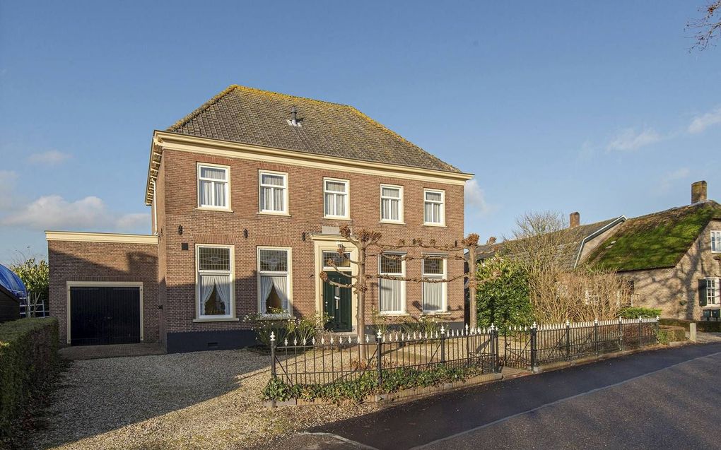 De hervormde pastorie in Noordeloos. beeld Funda
