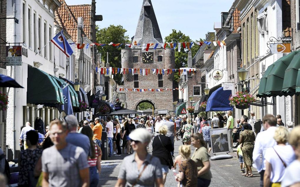 In Elburg woedt een fel debat over openstelling van winkels op zondag. Maandag deden winkeliers aangifte tegen SGP-raadslid Bok.  beeld EPA, Piroschka van de Wouw