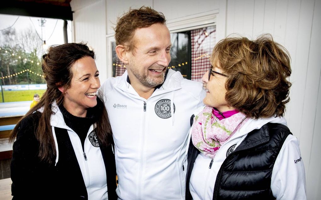 Prins Bernhard, prinses Annette en prinses Margriet tijdens de kick-off van de vijfde editie van De Hollandse 100, een initiatief van Lymph&Co. beeld ANP, Patrick van Katwijk
