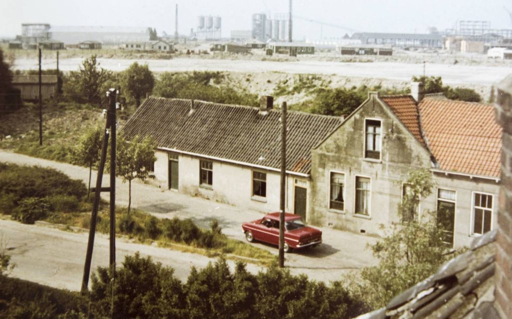 Nog een keer ging de familie in 1965 kijken bij hun woning, die een dag later werd gesloopt. beeld Wim en Leo van Oudheusden