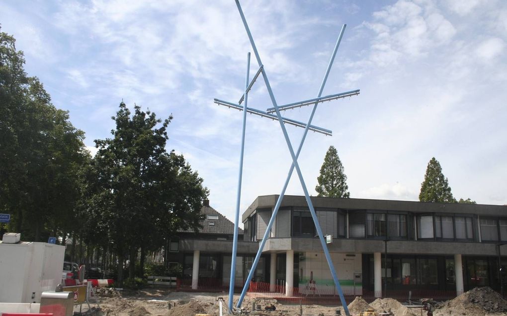 Na de renovatie van het Dokter Reilinghplein moet het ruim veertig jaar oude carillon terugkeren, vinden veel Leerdammers. Het instrument is toe aan een 30.000 euro kostende opknapbeurt. beeld André Bijl