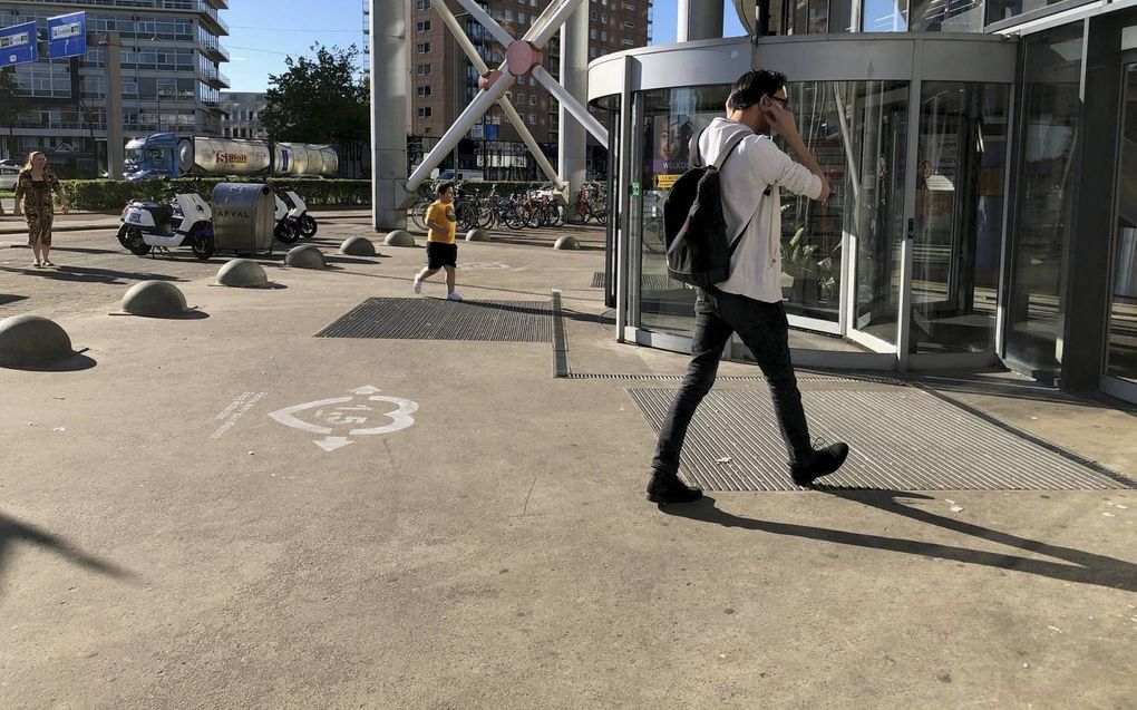 In winkelcentrum Zuidplein is het sinds woensdag verplicht een mondkapje te dragen. beeld RD