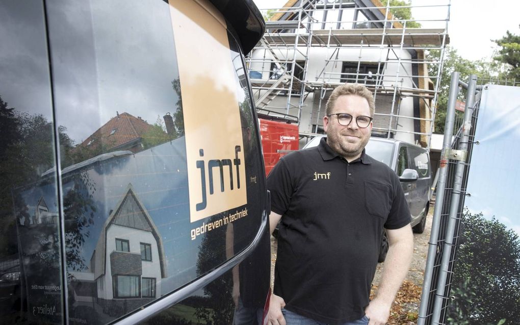 Onder de bedrijfsnaam JMF begon installateur Frederik van de Craats op 1 mei voor zichzelf. „Ik heb nog geen dag thuis gezeten.” beeld RD, Anton Dommerholt