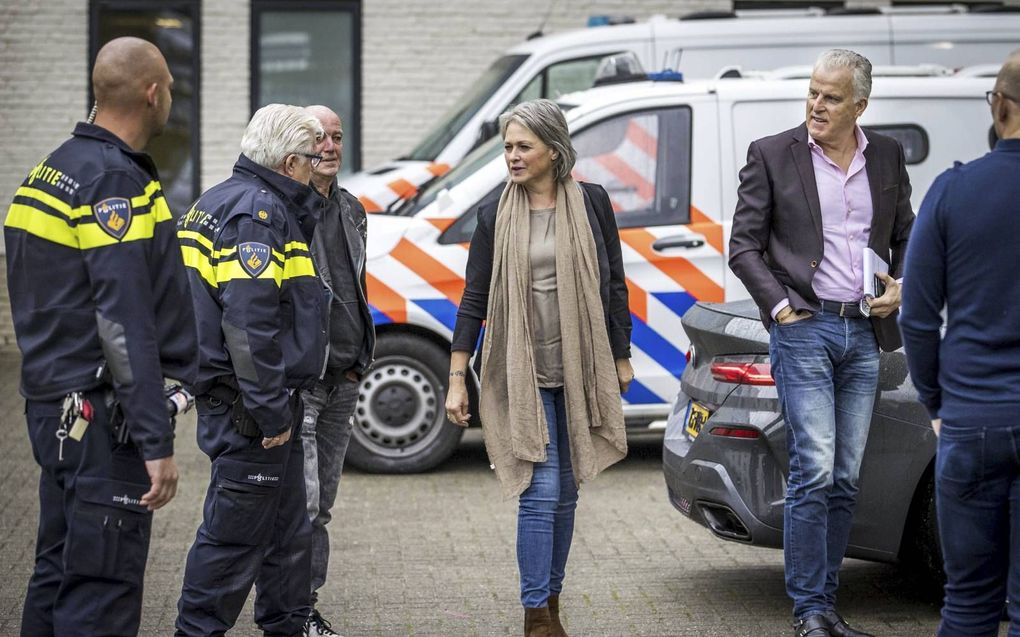 De ouders van Nicky Verstappen komen aan bij de rechtbank voorafgaand aan de inhoudelijke behandeling van de rechtszaak. beeld ANP, Marcel van Hoorn