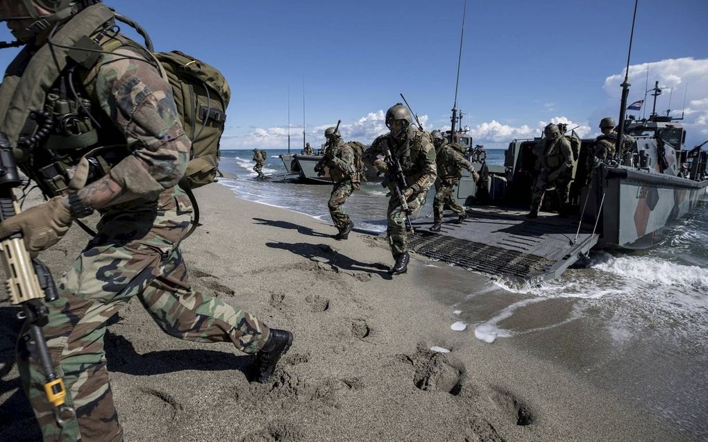 Blik op NAVO-oefening Dynamic Mariner. Aan boord van twee deelenemende Nederlandse marineschepen is corona uitgebroken. beeld Defensie