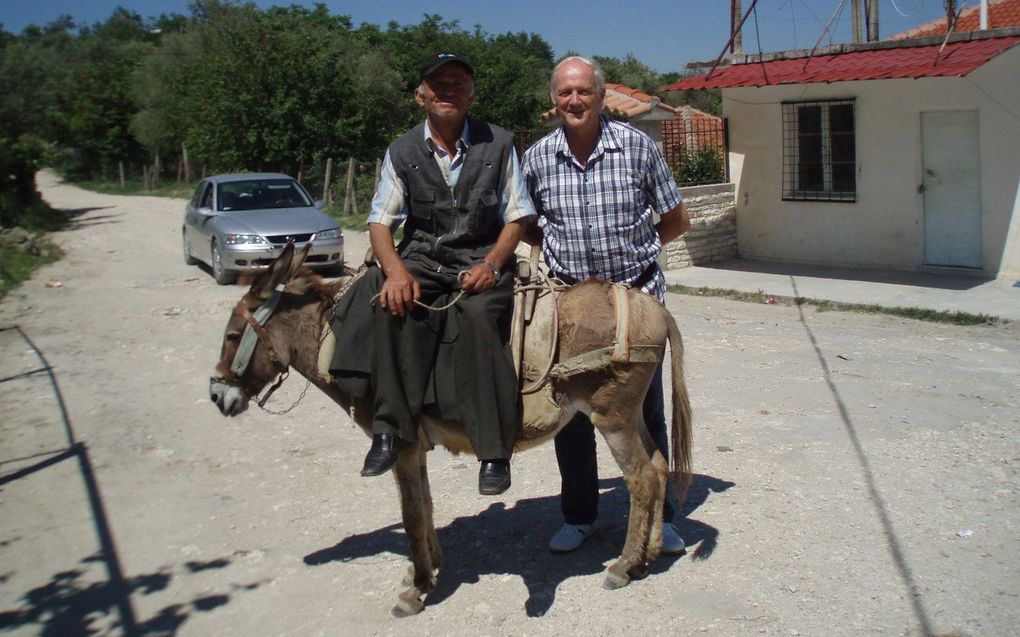 GRÜT – Eelco de Boer is veertig jaar bij Osteuropa Mission betrokken. Vanuit het Zwitserse dorp Grüt verleent hij samen met vrijwilligers hulp aan mensen in Oost-Europa, en aan vervolgde christenen in China en Indonesië. Foto RD