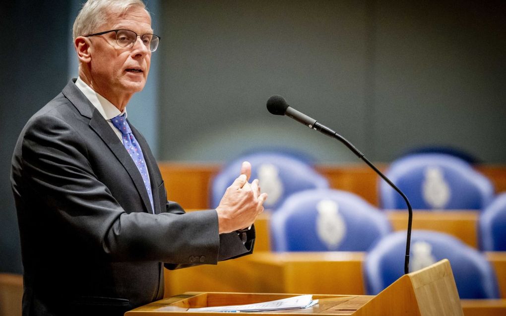 Van Rij wil nog voor de zomer de nieuwe spaartaks af hebben