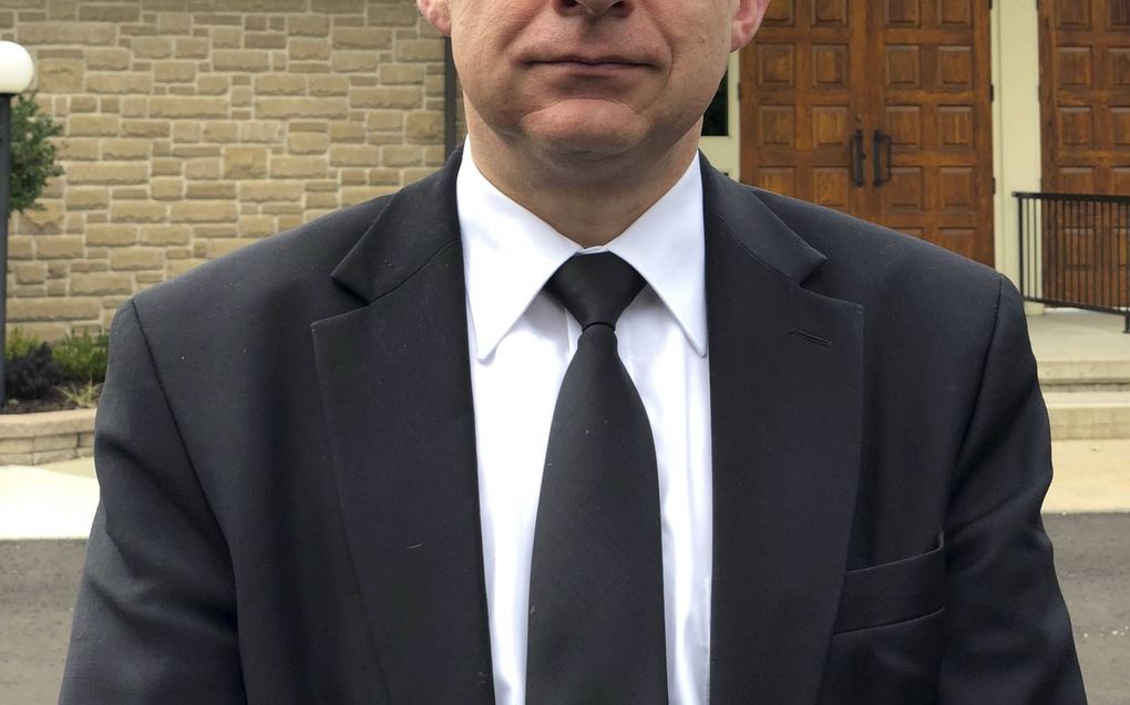 Ds. E. Hakvoort en zijn weg door vijf gemeenten