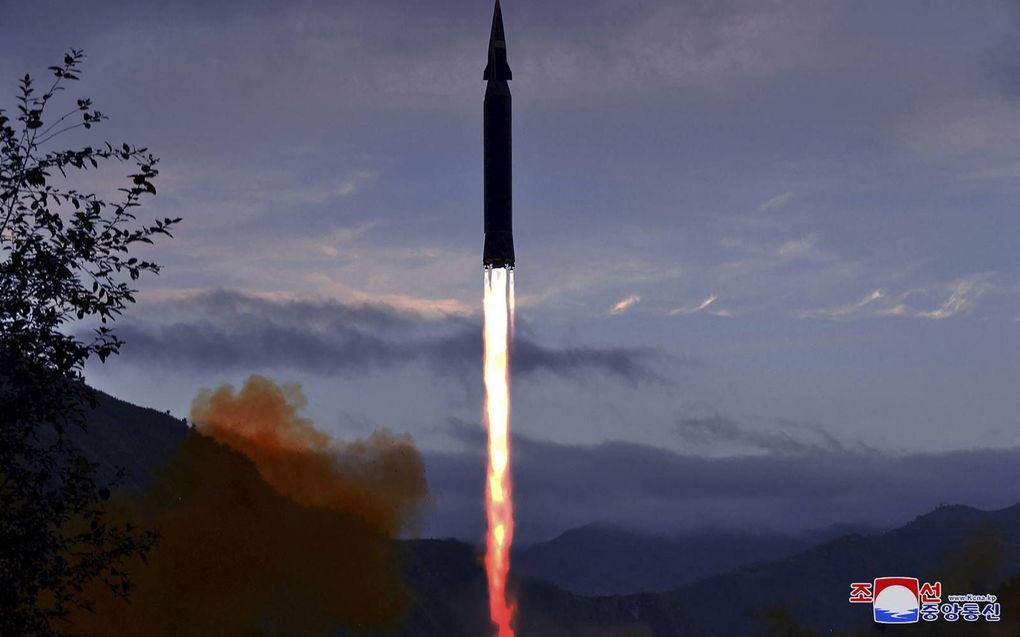China ontwikkelt een raket met een hypersonisch zweeftoestel die vanuit de ruimte overal ter wereld een –nucleaire– aanval kan uitvoeren. De angst is dat ook Noord-Korea (foto) werkt aan deze techniek.  beeld AFP