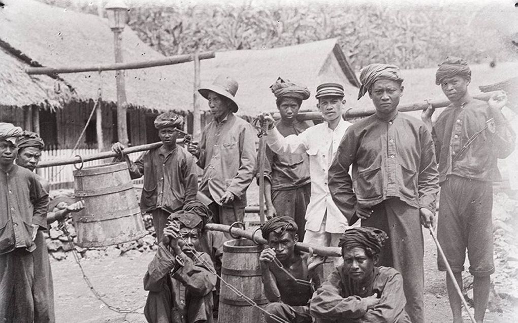 Javanen onderworpen aan dwangarbeid. beeld International Institute of Social History