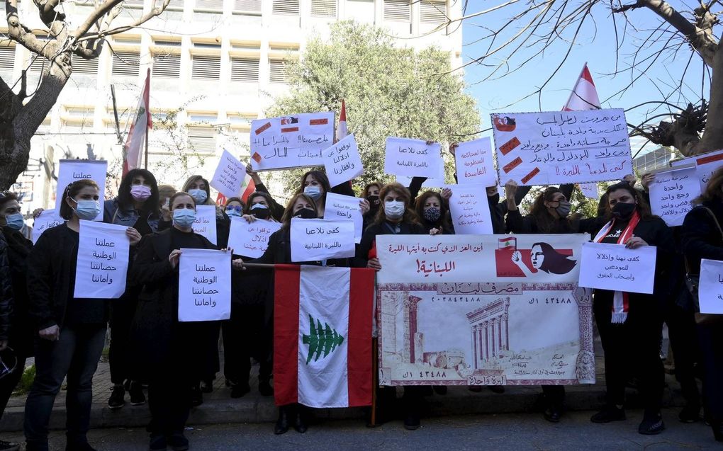 Protest tegen inflatie in Libanon. beeld AFP, Wael Hamzeh