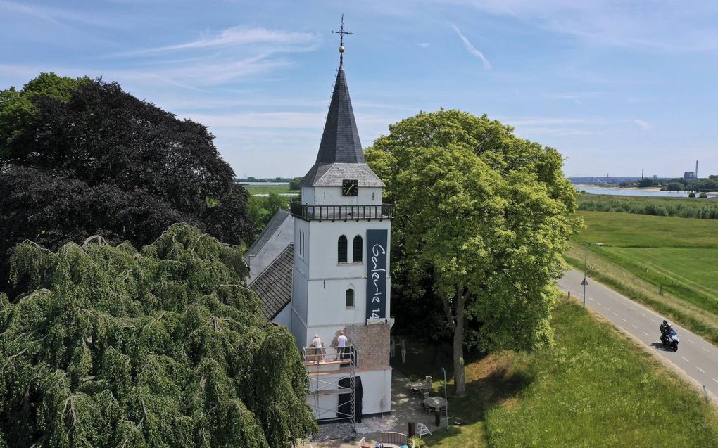 Kerkje SlijkEwijk in restauratie Kerkje SlijkEwijk in restauratie
