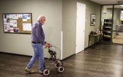 Een verpleeghuis in Hengelo. Door de beperkende coronamaatregelen hebben oudere mensen meer gevoelens van eenzaamheid, somberheid en depressie. beeld ANP, Vincent Jannink