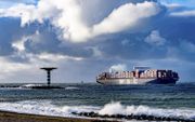 De MSC Rifaya komt op 7 april 2021 aan in de Rotterdamse haven. Het containerschip was het eerste schip uit de ‘Suezfile’ dat arriveerde.  beeld ANP, Robin Utrecht