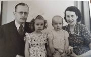 Het gezin van ds. Jules Taco van Popta, voor zijn intrede als predikant in het Canadese Edmonton in 1951. beeld vanpopta.ca