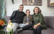 Jaco en Belinda Hendriksen moesten met hun dochter Lotte evacueren uit Ethiopië vanwege de spanningen in het land. beeld Wim van Vossen