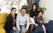 Amir Safari, zijn vrouw Samaneh en hun dochters Sofia en Emilia moeten Nederland verlaten, vindt de IND.   beeld RD, Anton Dommerholt