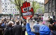 Zweedse demonstratie tegen toetreding tot de NAVO. Op het bord staat “Nee tegen NAVO”. beeld AFP, Anders Wiklund