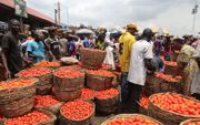 Markt in de Nigeriaanse stad Lagos. beeld EPA, Akintunde Akinleye