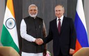 De Russische president Vladimir Poetin ontmoet de Indiase president Narendra Modi op de 22e top van de Shanghai Cooperation Organization (SCO) op 16 september in Samarkand (Oezbekistan).