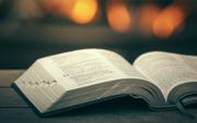 „We hoeven niet simplistisch te doen alsof de Bijbel een gemakkelijk boek is, maar laten we wel eenvoudig blijven bij wat ons geleerd en toevertrouwd is.” beeld Unsplash