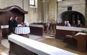 In de kerk van Mezökomárom in Hongarije zijn op zondagmorgen in totaal zeven bezoekers. beeld P.J. Vergunst