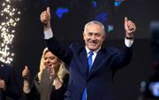 Benjamin Netanyahu lijkt zich op te kunnen maken voor een vijfde termijn als premier van Israël. Zijn Likud sleepte bij de verkiezingen van dinsdag 35 zetels in de wacht. Samen met een blok van rechtse partijen is dat genoeg voor een meerderheid in de Kne