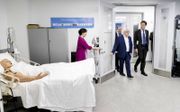 Premier Mark Rutte nam tijdens zijn bezoek aan de VS in juli een kijkje in het onderzoekscentrum van Philips in Boston. Philips verplaatst een deel van zijn productie van medische apparatuur uit China naar de VS om geen last te hebben van de verhoogde Ame
