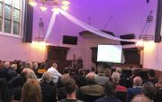 Een studiedag over kerkverlating in Kampen leverde een volle zaal op in de St. Annakapel.  beeld RD