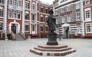 Standbeeld van Rembrandt in het centrum van de Russische stad Josjkar-Ola. beeld William Immink