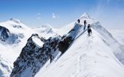 Aan wie kun je in 2020 liefde, trouw, genegenheid, en warmte kwijt om het weidse uitzicht van de tweede berg te beleven? beeld iStock