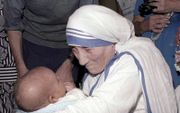 Moeder Teresa beschouwt abortus niet als een geïsoleerd kwaad, maar wijst op het mens- en wereldbeeld achter abortus.​ beeld EPA