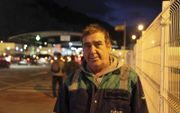 Manuel Márquez ‘s ochtends voor de grens met Gibraltar. Hij is een van de 15.000 mensen die hier elke dag de grens oversteken om naar zijn werk te gaan. beeld Lex Rietman