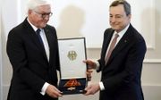 Bundesverdienstkreuz voor Draghi. beeld EPA, Felipe Trueba