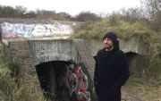 Peter de Krom wil met verbouwde bunkers zowel cultureel erfgoed als de natuur beschermen. beeld Aad Alblas
