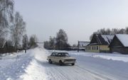 Driften in de sneeuw met een authentieke Lada. Na moeilijke jaren bevindt de grootste autofabrikant van Rusland zich weer in rustiger vaarwater. beeld William Immink