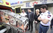 Speciale ambulance voor coronagevallen.  beeld MDA