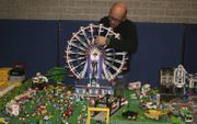 Aan de LEGO-show in maart gaat een hele winter van bouwen vooraf. Foto: Jacques Hoencamp beeld André Bijl