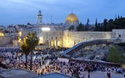 „Er zijn profetieën speciaal gericht tot de stad Jeruzalem, die vertrapt zal worden, totdat de tijden van de heidenen vervuld zijn (Lukas 21:24).” Foto: Jeruzalem tijdens het Paasfeest. beeld iStock