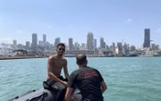 De 21-jarige duiker Shawn Michael Raad (l.), woensdag in Beiroet, Libanon. beeld Shawn Raad