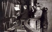 Louis Vierne op 8 december 1927 aan het orgel van de St.-Nicolas du Chardonnet in Parijs. beeld Wikimedia