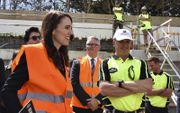De Nieuw-Zeelandse premier Jacinda Ardern (l.) geniet grote populariteit. Zaterdag kiest de bevolking een nieuw parlement. beeld EPA, Ben McKay