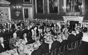 De afgevaardigden genieten een lunch op de eerste Algemene Vergadering van de Verenigde Naties op 10 januari 1945 in Londen. beeld AFP