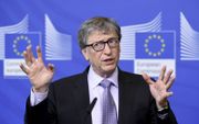 Bill Gates op een congres in Brussel. De medeoprichter van softwaregigant Microsoft voorspelde in 2015 al dat er een pandemie zou komen. Zou hij de corona-uitbraak gepland hebben? En wat voor duistere bedoelingen heeft hij met een vaccin tegen corona? bee