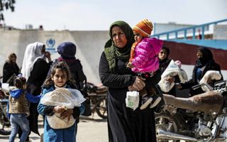 De voedselprijzen in Syrie zijn door tien jaar oorlog dramatisch gestegen. Zo’n half miljoen kinderen zijn chronisch ondervoed. beeld AFP, Delil Souleiman